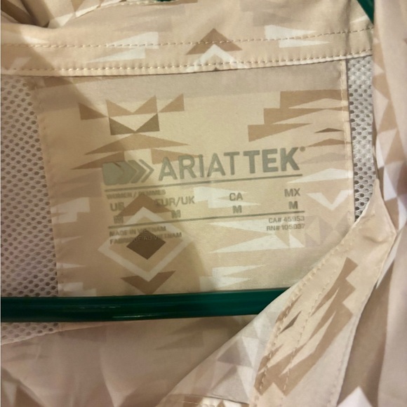 Ariat Women’s Tan Patterned Button Down Shirt - Picture 3 of 4